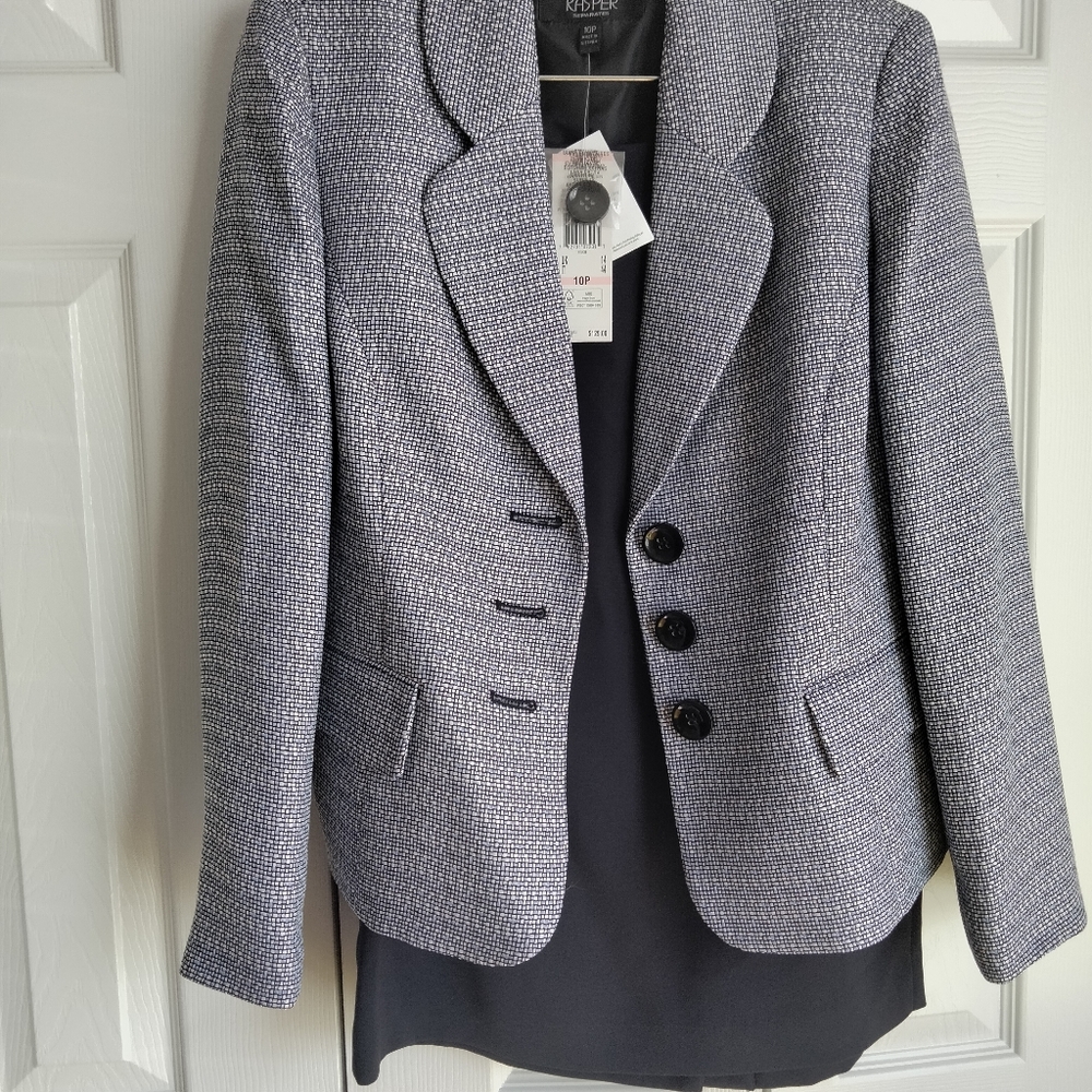 Ladies suit